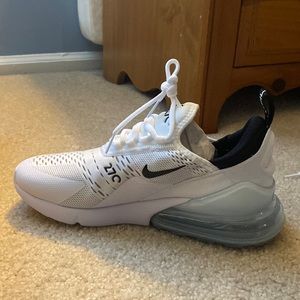 nike airmax 270 never worn men’s size 7.5